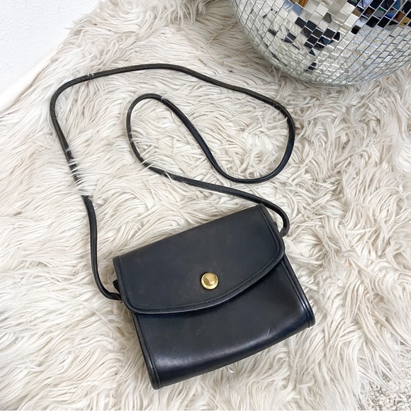 Coach Handbags - Authentic Vintage Coach Chrystie Crossbody Leather Bag 9892 in Black
